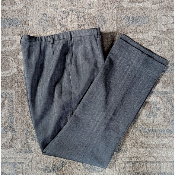 Pendleton Pants - Pendleton 100% Wool Women’s 8 pants grey straight leg, dress pants, herringbone